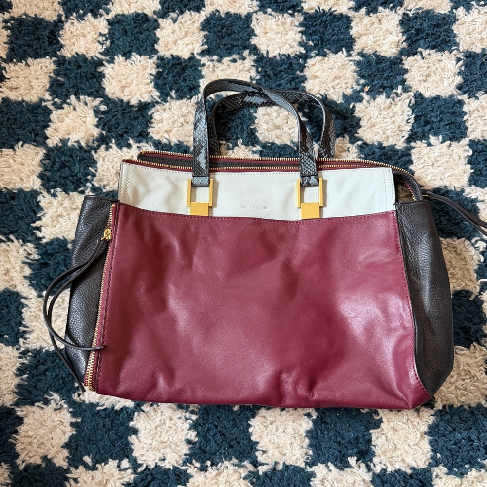 Pour la Victoire Tote